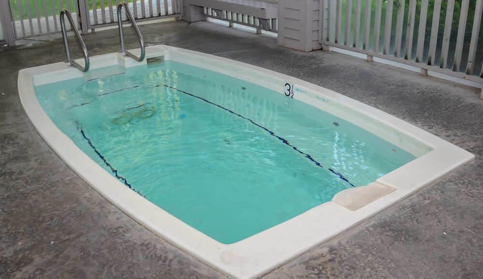 Gated hot tub