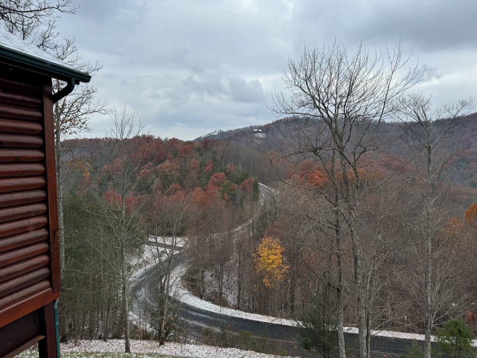 Snow leading to Copper Elk entrance