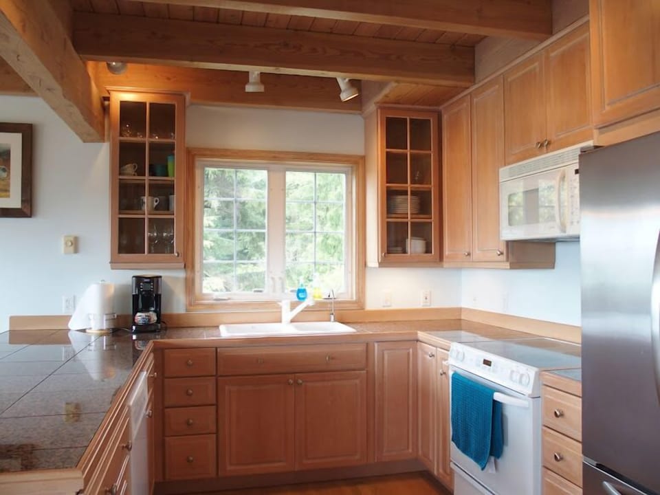 Fully stocked kitchen