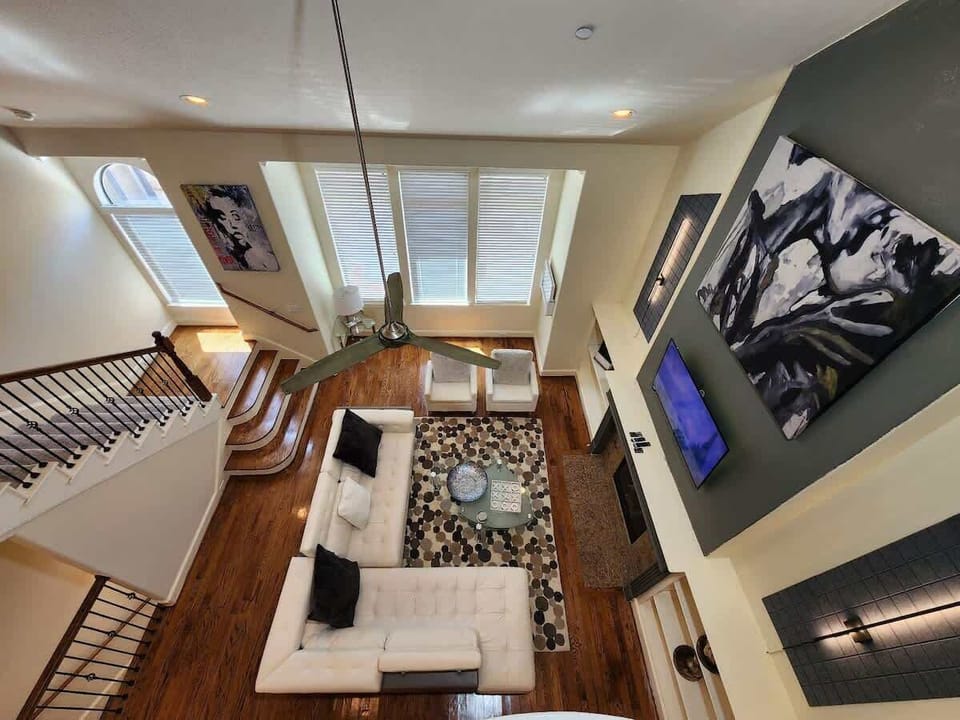 Quiet view with charming homes and peaceful vibes.
