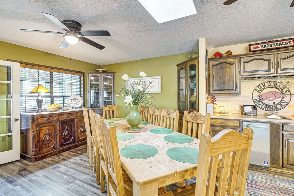 Dining Area | Dishware/Flatware
