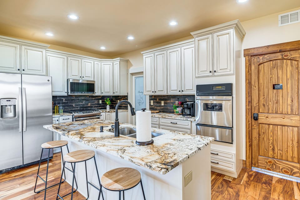 Kitchen | Cooking Basics | Complimentary Spices | 2 Ovens