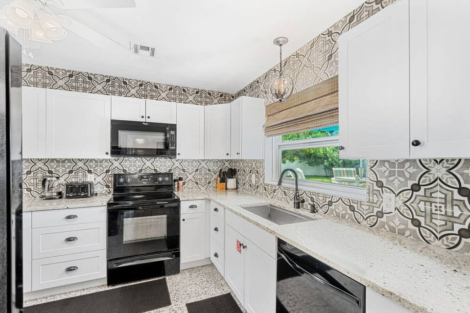 Lovely kitchen - with granite counter tops.