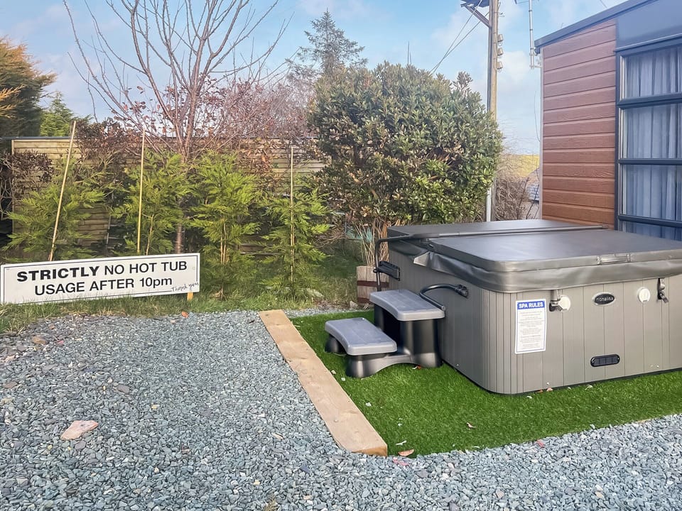 Hot tub | The Lodge Pod, Barrow-in-Furness