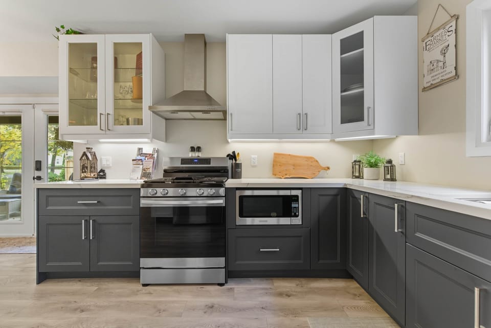 Kitchen ~ Loads of Counter Space