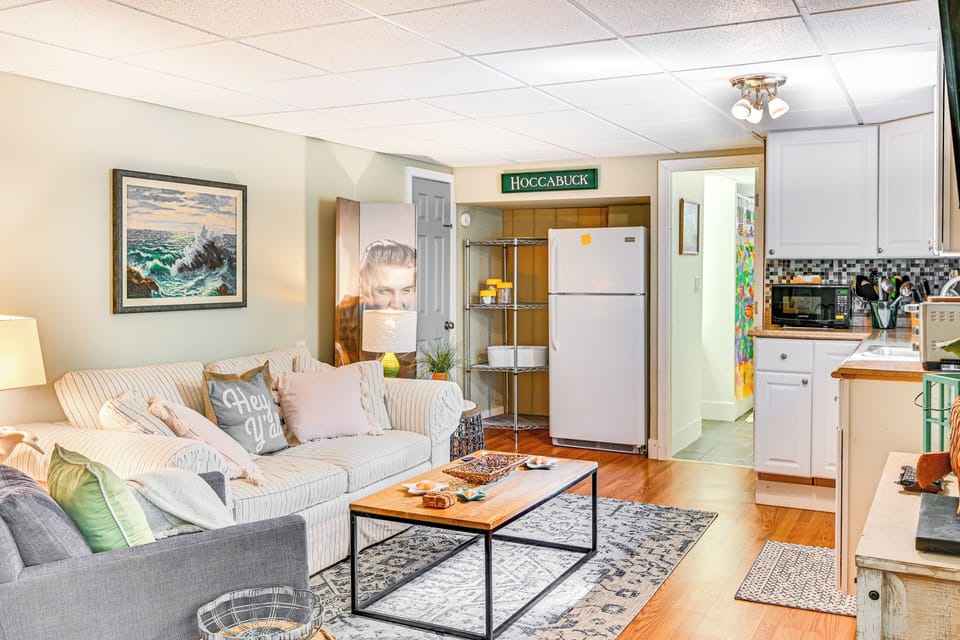 Living Room | Queen Sleeper Sofa | Smart TV
