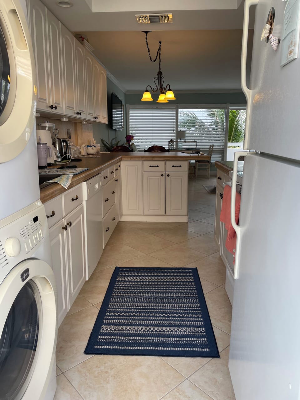 Full kitchen with Washer, Dryer and Dishwasher