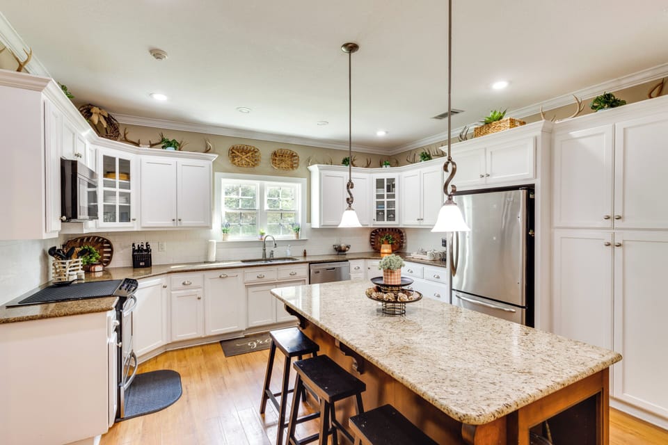 Kitchen | Cooking Basics | Drip & Keurig Coffee Makers | Crockpot | Toaster