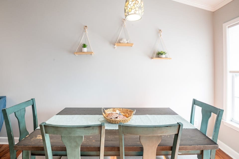 Dining Table Seats 6