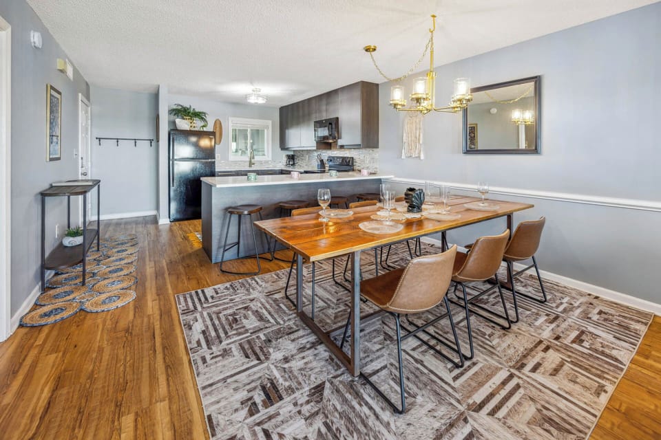 Surf or Sound Realty - 1210 - Surfer's Corner - Dining Area -1