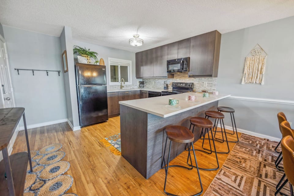 Surf or Sound Realty - 1210 - Surfer's Corner - Kitchen -1