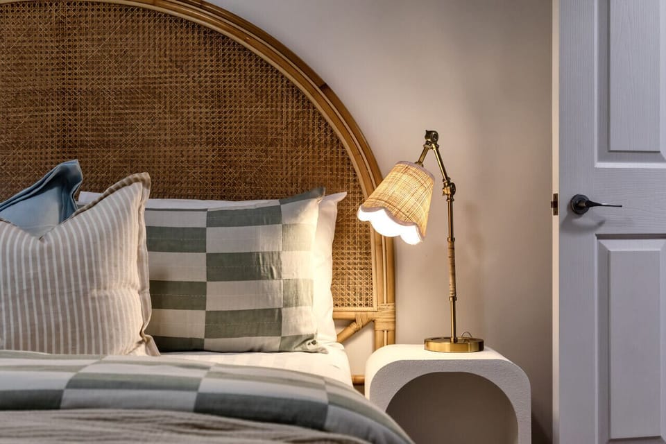 Bedside lamp