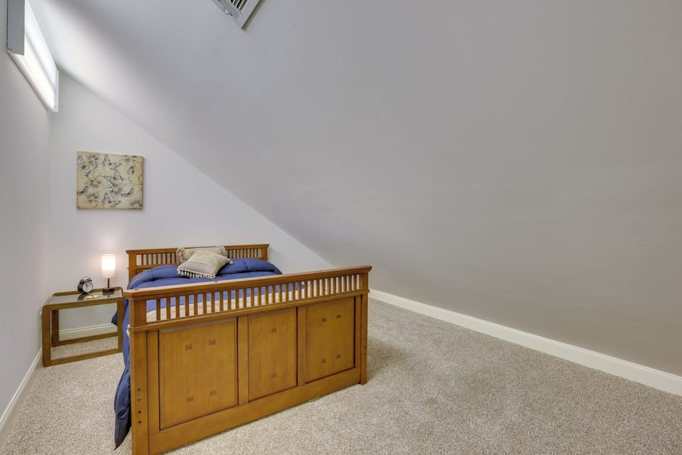 Bedroom 5 | Full Bed | 2nd Floor