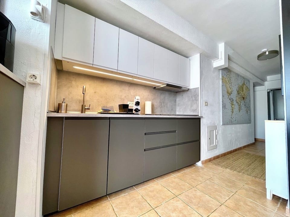 La Estrella | Beachfront apartment with fully equipped kitchen. Espresso and filtered coffee machine