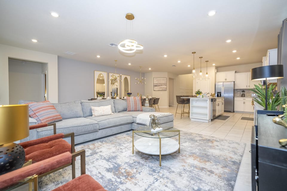 Living Room + Smart TV