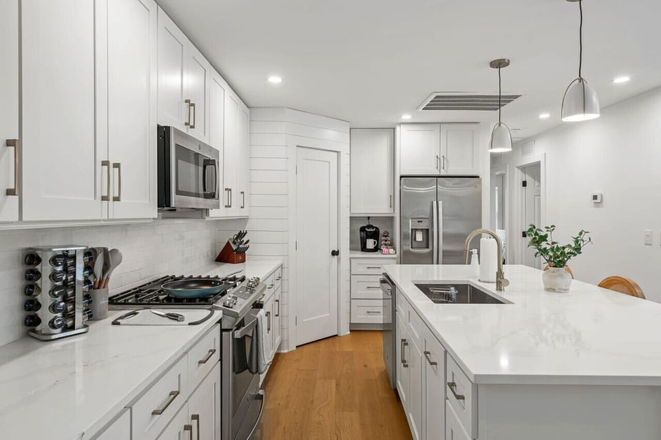 Everything you need to whip up a home-cooked meal after a day exploring Charleston - from pots and pans to a gas range that actually heats up fast.