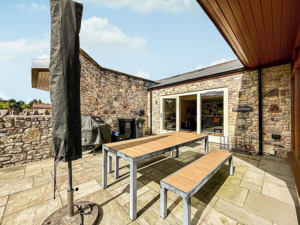 Sitting-out-area | Springfields, Dulcote, Wells