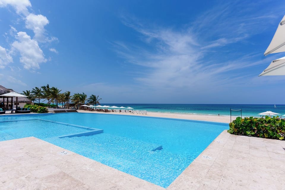 Aqua Fam  Swim  out Suite - Pool @ Cana Rock G 117 (1000)