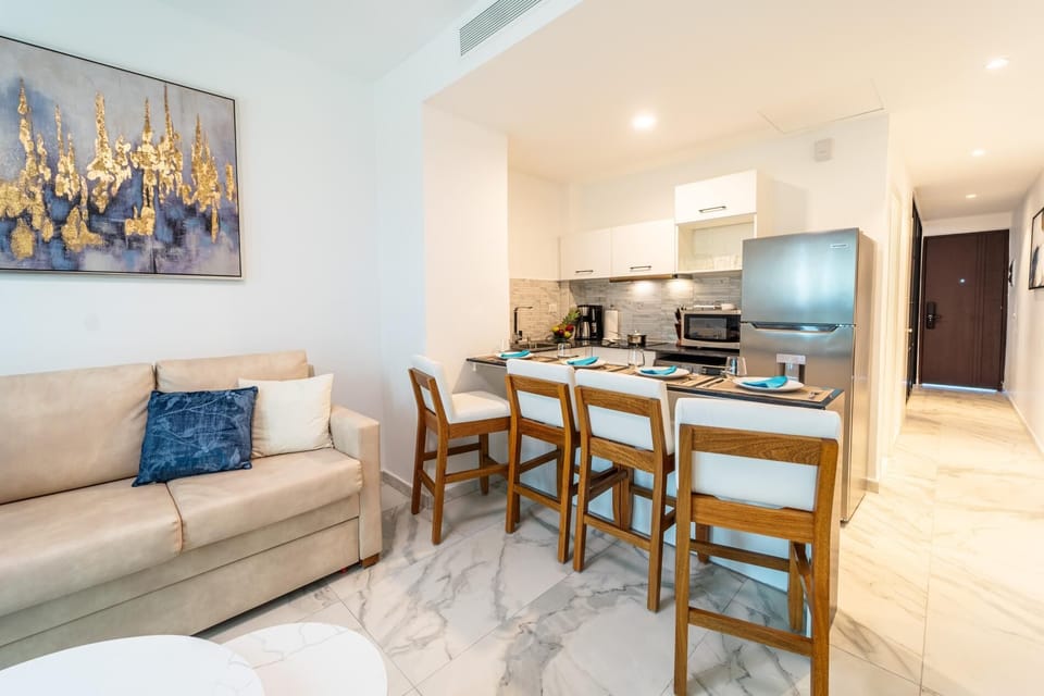 Private Rooftop Duplex •  Vista Sunset,BBQ & Beach (396)