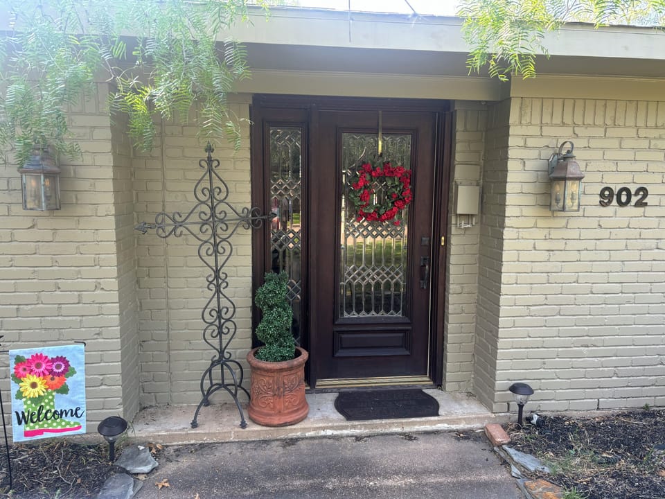 Welcome to Mollie's House in the heart of AggieLand & Historic Bryan Texas!  