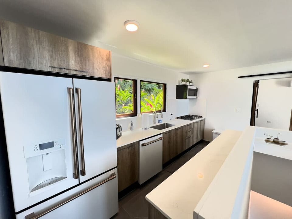 Modern appliances make meal prep a breeze.