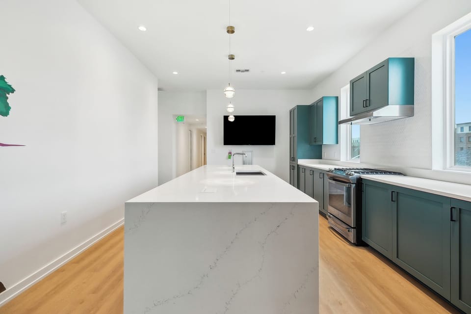 Full Kitchen