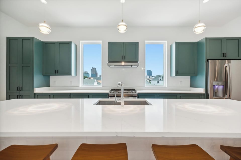 Full Kitchen