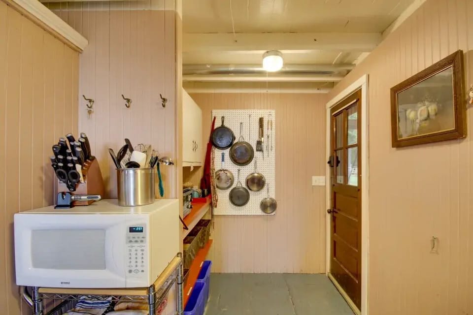 11 - Coffee bar area at entry from deck 