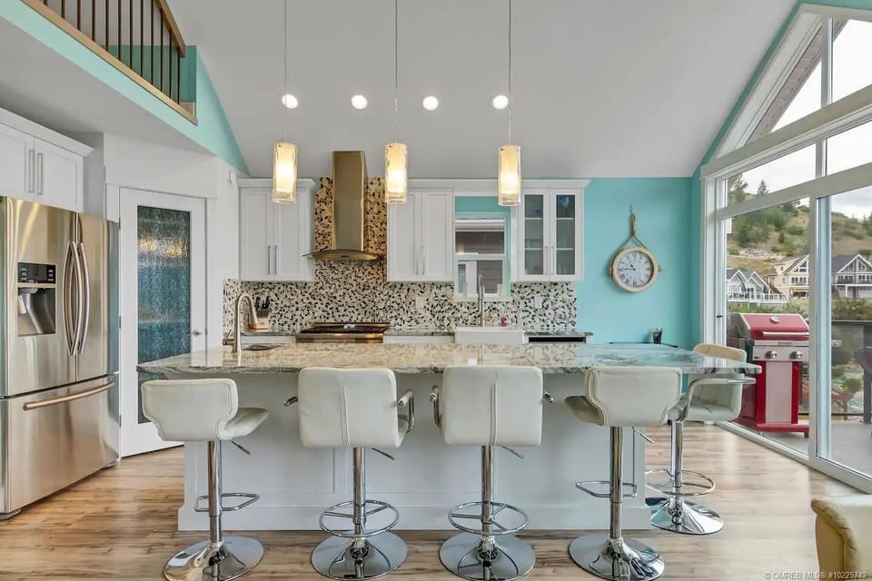Kitchen with Island Seating