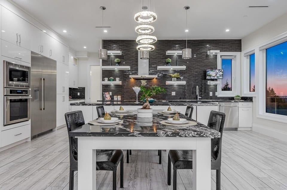 Large Luxury Kitchen with high end appliances