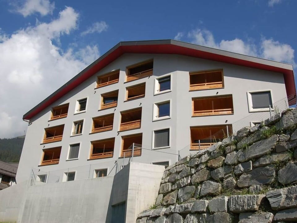 Cloud, Sky, Building, Window, Wood, Residential Area, Material Property, Urban Design, Facade