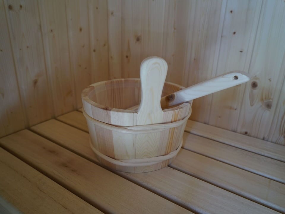 Wood, Serveware, Floor, Flooring, Hardwood, Wood Stain, Rectangle, Plywood, Drinkware