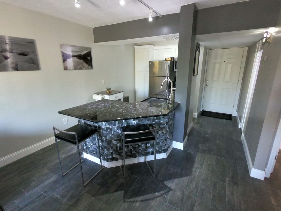 Dining Area / Kitchen Island
