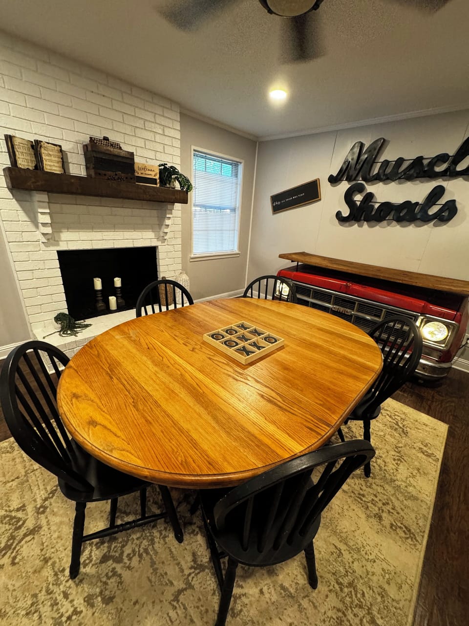 Dining table seats 5