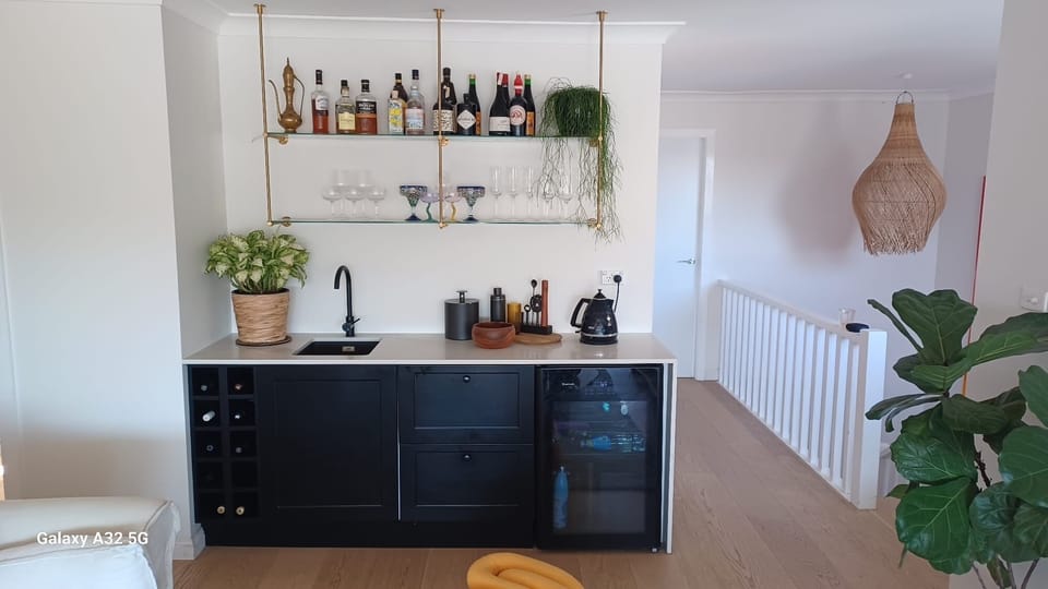 First floor wet bar.