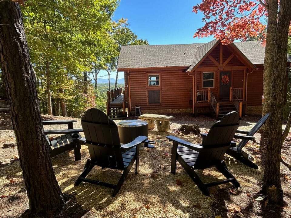 Pet Friendly Mountain View cabin rental in Blue Ridge GA