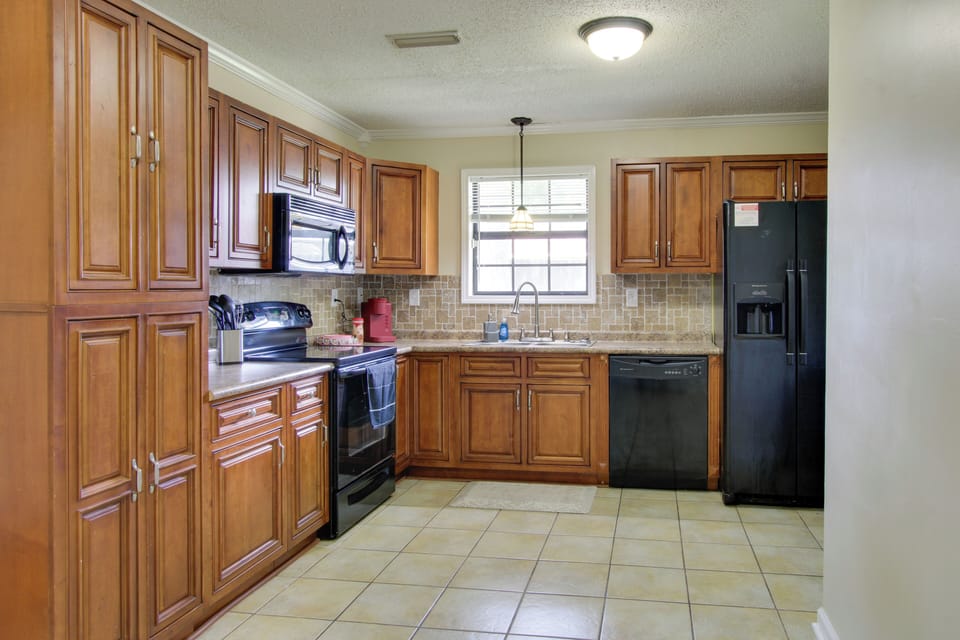 Interior | Central Heating & A/C | Free WiFi