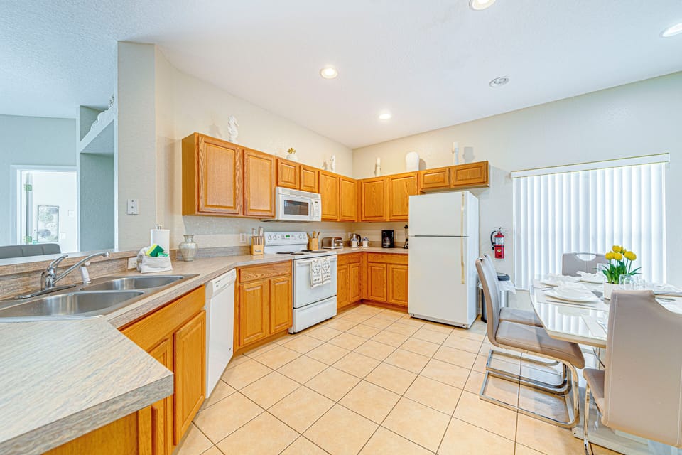 Well equipped Kitchen