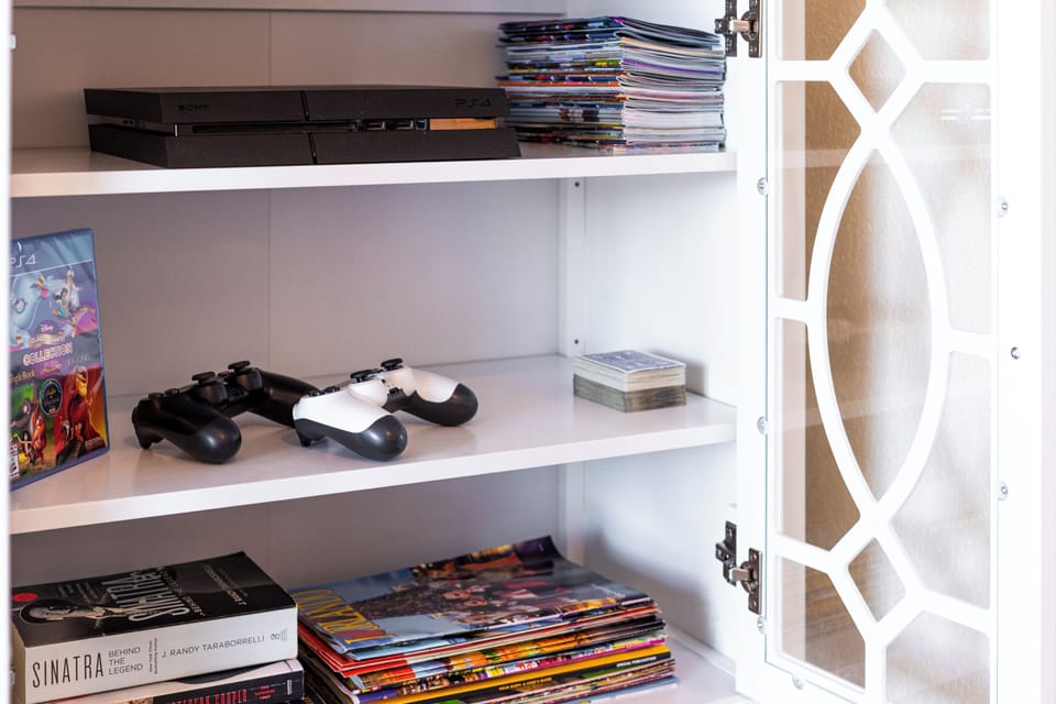 Play Station -4