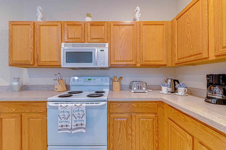 Kitchen has an Air Fryer & 4 Coffee Machines and more...