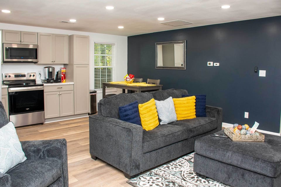 Living Room | Queen Sleeper Sofa | Full Air Mattress | Smart TV | Free WiFi