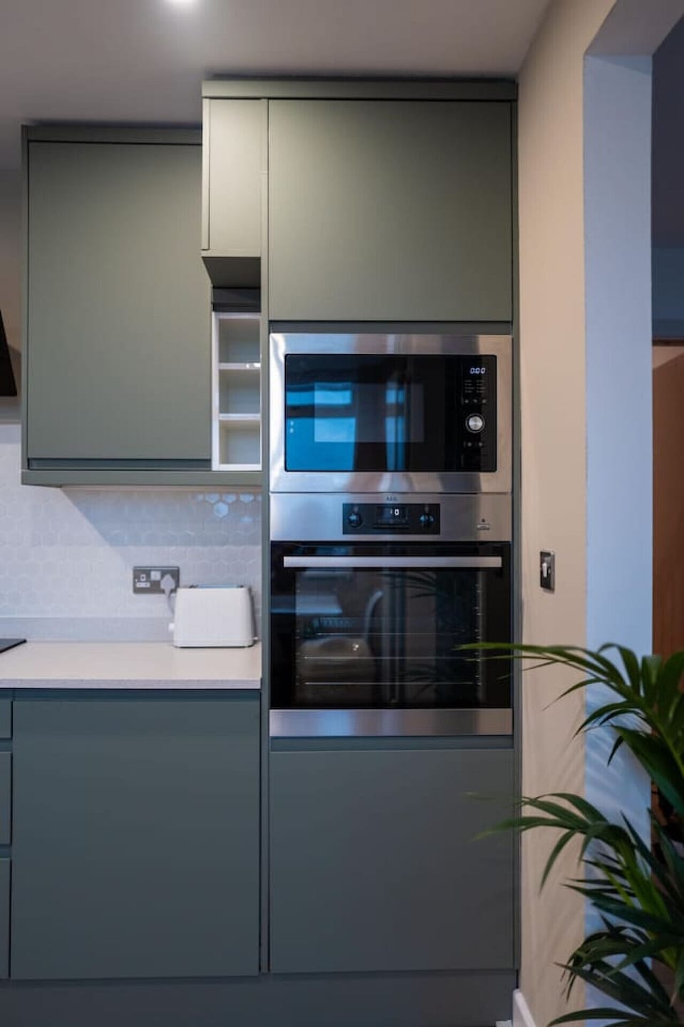Oven and microwave