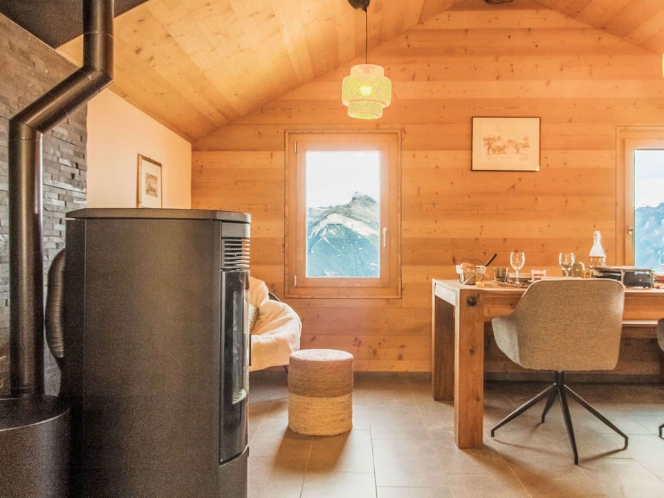Building, Property, Window, Furniture, Table, Wood, Lighting, Interior Design, Chair, Floor
