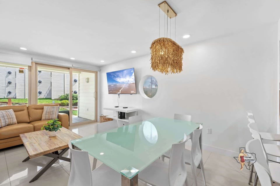 A chic table that comfortably seats 6
