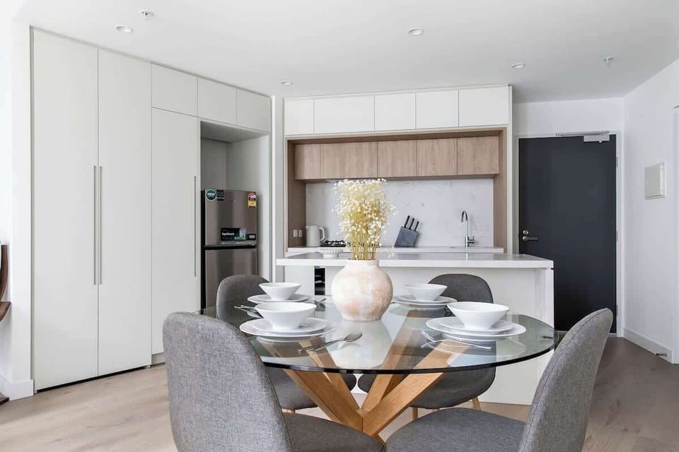 The dining & kitchen area.