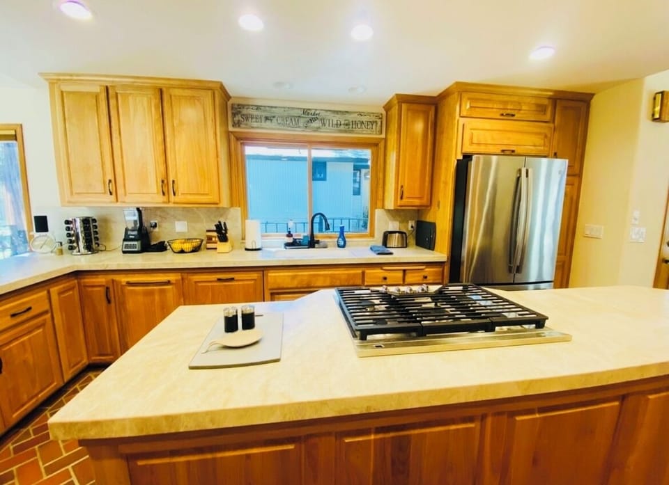 Lots of space in kitchen for cooking