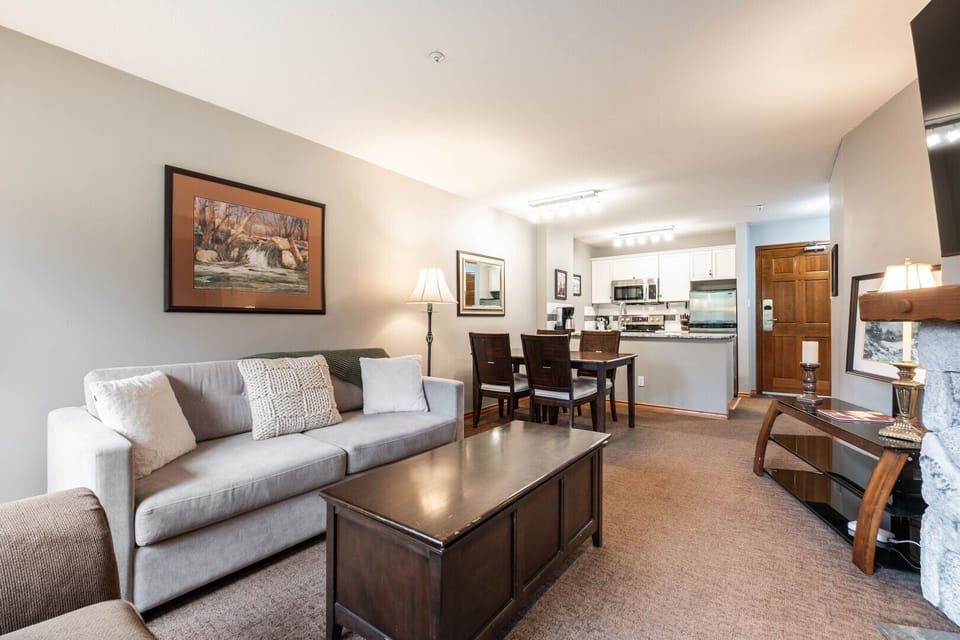 Property #467: Open floor plan