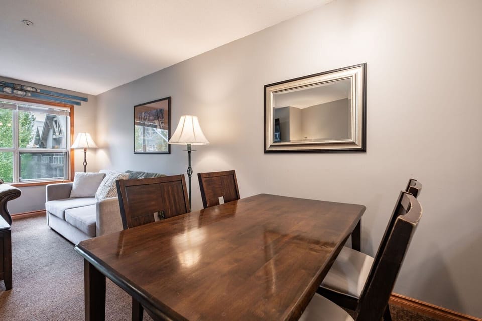 Dining area: Seats four people