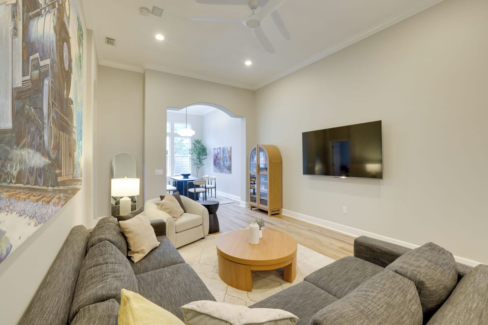 Gainesville Vacation Rental | 3BR | 2BA | 6 Steps Required | 1,500 Sq Ft