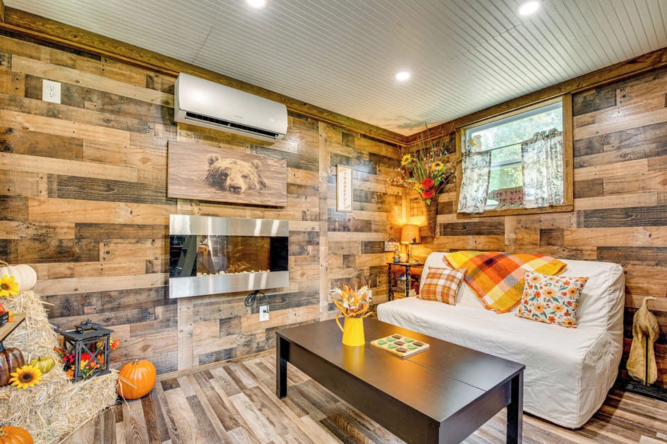 Summerville Vacation Rental | Studio | 1BA | 400 Sq Ft | Step-Free Entry